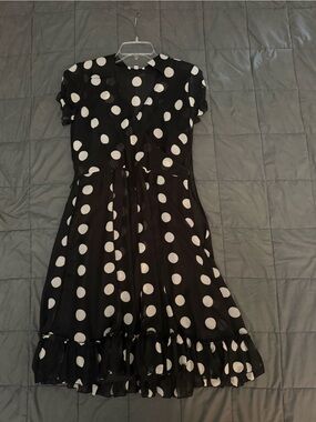 Vintage Sandra Darren black polka dot dress with ruffles Size: 10 #polkadot